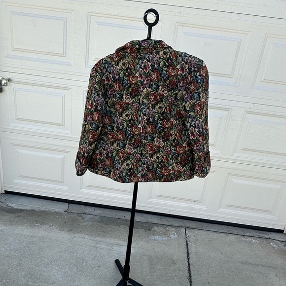 Tabitha Floral Tapestry Blazer - Picture 8 of 11